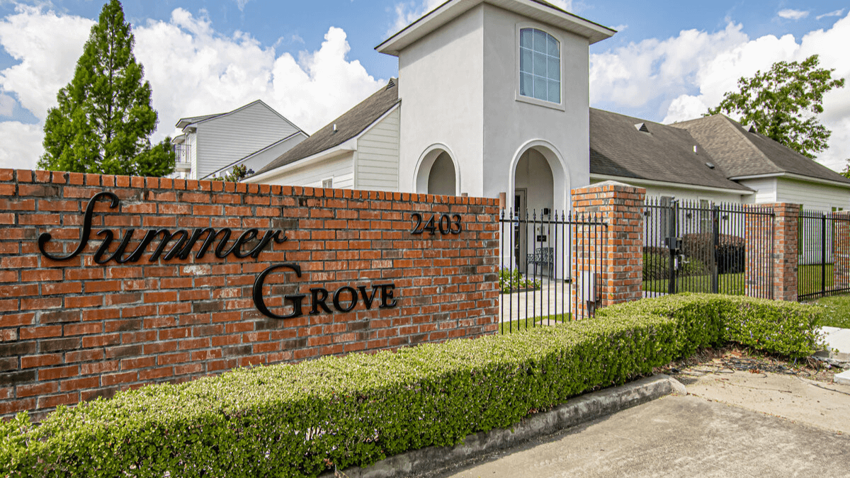 Summer Grove Apartments Justin Langlois, CCIM Stirling Investment